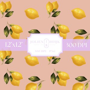 Op de afbeelding: Een digitale print met een herhalend patroon van gele citroenen en groene bladeren op een lichtroze achtergrond. Het ontwerp bevat de tekst "12"x12"" en "300 DPI". De naam van de kunstenaar is ook opgenomen.