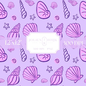 Op de afbeelding: Een naadloos patroon met paarse en roze schelpen, zeesterren en swirls op een lichtpaarse achtergrond. Het patroon is 12 inch bij 12 inch en 300 DPI.