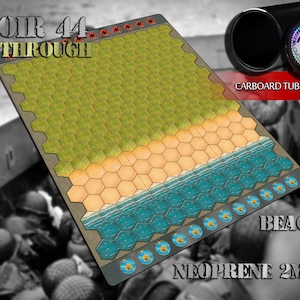 Könnte beinhalten: Ein grünes, braunes und blaues sechseckiges Spielbrett mit dem Text "MEMOIR 44 BREAKTHROUGH" und "BEACH NEOPRENE 2MM".