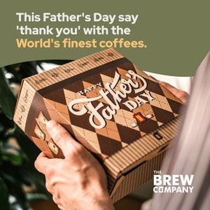 Souhaitez une bonne fête des pères à votre père ou votre grand-père avec notre coffret cadeau unique pour la fête des pères | Cadeau de fête des pères pour un amateur de café spécial