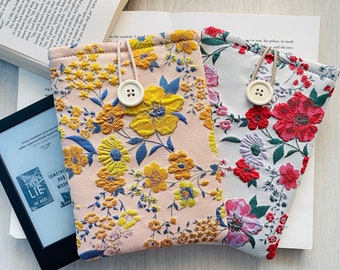 Embossed Flowers Kindle Sleeve, Floral Kindle Paperwhite Pouch, E-reader Protector, Padded Kindle Cover, Book Lover Gift Kindle Oasis Sleeve