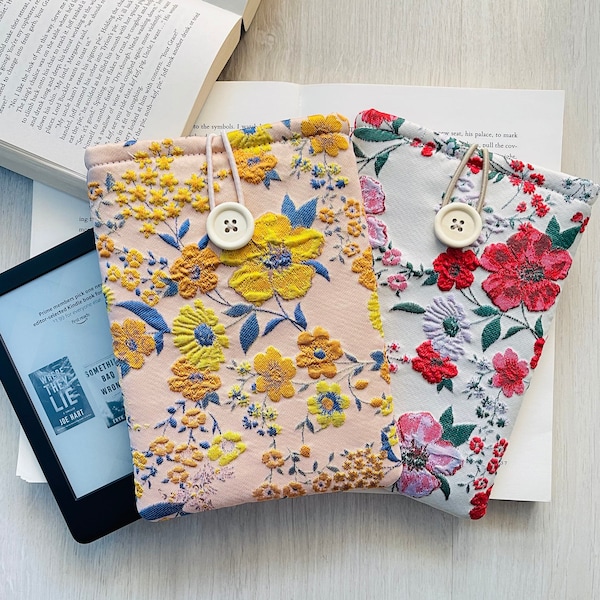 Embossed Flowers Kindle Sleeve, Floral Kindle Paperwhite Pouch, E-reader Protector, Padded Kindle Cover, Book Lover Gift Kindle Oasis Sleeve