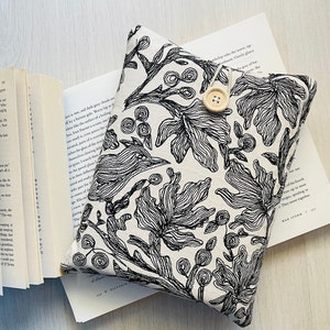 Book Sleeve with Vintage Flowers – Handmade Padded Fabric Protector, Gift for Book Lovers