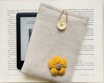 Linen Kindle Sleeve with Cotton Flower, Padded Kindle Cover, Kindle Paperwhite Pouch, Floral Kindle Case, Flower Kindle Pouch, Bookworm gift