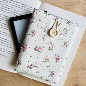 Floral Kindle Sleeve: Padded Kindle Cover with Wood Button
