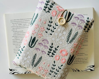 Embroidery Floral Book Sleeve, Embroidery Flower Book Pouch, Garden Flowers Book Protector, Padded Book Cover, Book Lover Gift, Book Bag