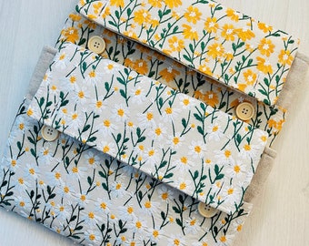 Étui pour MacBook brodé marguerites, housse pour MacBook Daisy, housse en tissu pour ordinateur portable, housse de MacBook, pochette pour MacBook, pochette pour ordinateur portable Daisy avec poche