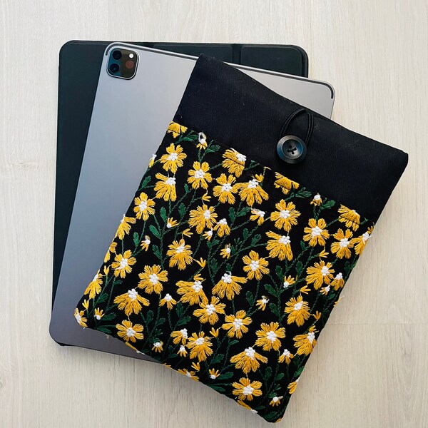 Embroidered Daisies IPad Sleeve, Daisy IPad Cover, Flower IPad Pouch, Floral IPad Case, Padded IPad Bag, Daisy Tablet Case, Tablet Protector