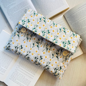 Funda para libros con margaritas bordadas, funda para libros con bordados, funda de lino para libros, funda acolchada para libros, sobrecubierta de flores, protector de libros con motivos florales