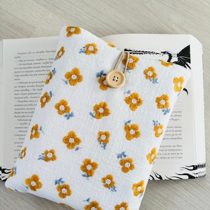 Protège-livre fleurs brodés, protège-livre fleuri, pochette de livre rembourrée, jaquette de livre brodée, cadeau pour amoureux des livres, cadeau rat de bibliothèque, cartable