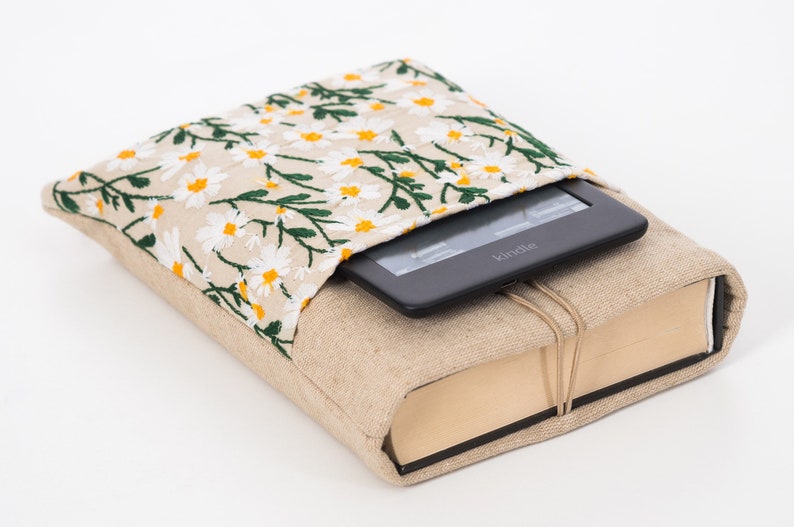 Embroidery Book Sleeve With Pocket, Daisy Book Protector, Flower Book Pouch, Padded Book Cover, Embroidered Flowers Book Jacket, Book Lover image 4