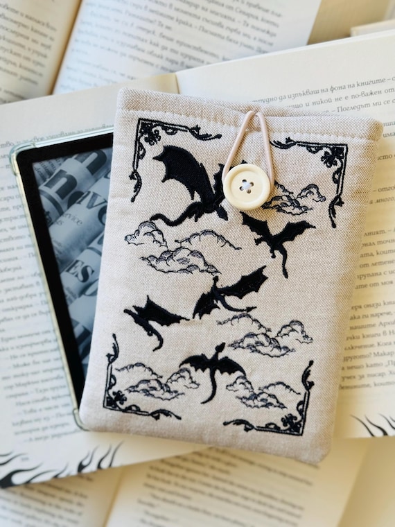 Dragon Wars Embroidery Padded Kindle Sleeve | Linen Embroidery Kindle Case | Flying Dragons Padded Kindle Pouch| Dragon Designer Embroidery