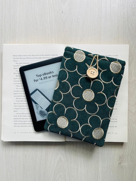 Embroidered Gold Kindle Sleeve, Kindle Paperwhite Cover, Kindle Oasis Pouch, Padded Kindle Embroidered Case, Flower Kindle Case, Bookworm