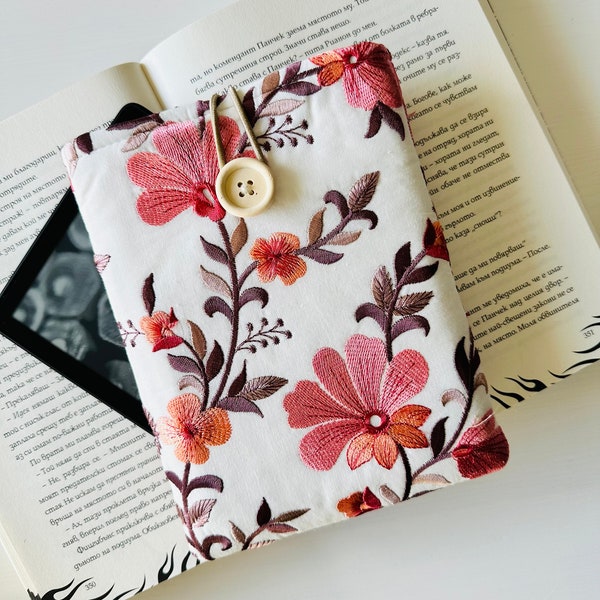 Fine Embroidery Flower Kindle Sleeve, Peach Pink Floral Kindle Cover, Padded Kindle Pouch, Book Accessories, Kindle Paperwhite Case, Kindle