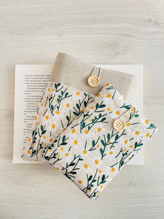 Set Of Book Sleeve And Kindle Sleeve, Embroidered Daisy Book Cover, Kindle Paperwhite Cover, Kindle Oasis, Padded Book Poich, Kindle Case