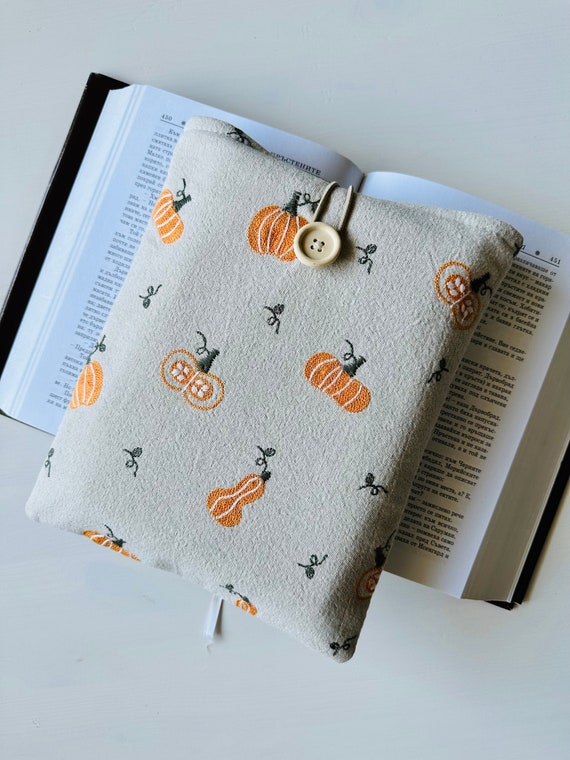 Embroidery Pumpkin Book Sleeve, Embroidery Pumpkins Book Pouch, Pumpkin Book Protector, Padded Book Cover, Book Fabric Case,  Bookish Gift