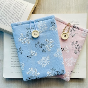 Baby Pink & Blue Kindle Sleeve, Padded Kindle Cover, Kindle Paperwhite Sleeve, Floral Kindle Pouch, Flower Kindle Case, Kindle Protector