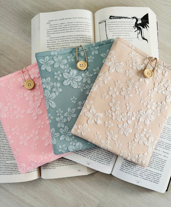 Embossed Flowers Book Sleeve, Embossed Floral Book Protector, Padded Book Pouch, Fabric Book Jacket, Bookish Gift, Book Lover Gift