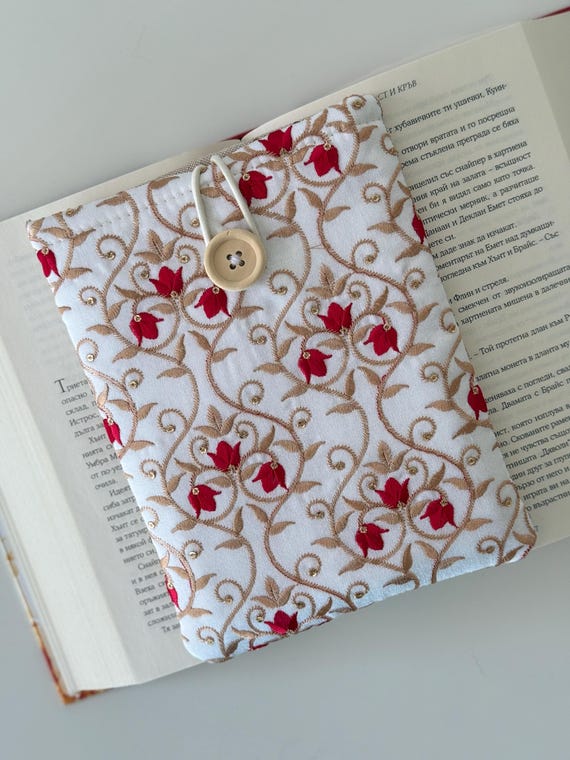 Red Flower Embroidery Kindle Sleeve, Kindle Cover, Padded Kindle Pouch, Book Accessories, Kindle Paperwhite Case, Ereader Cover