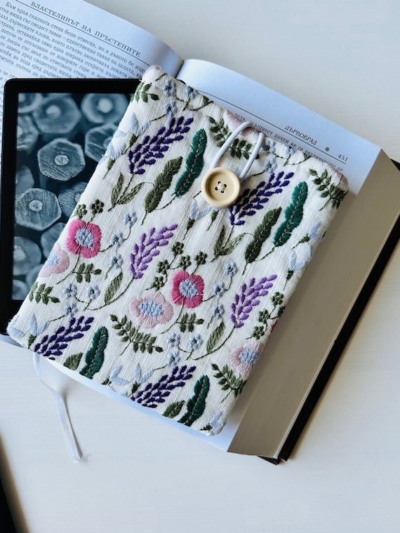 Embroidery Kindle New Paperwhite Sleeve, Padded Kindle Cover, Fabric Kindle Protector, Book Lover Gift, Kindle Oasis Pouch, Kindle Basic Bag