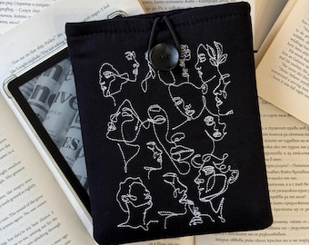Custodia Kindle ricamata – Copertina imbottita per e-reader con volti artistici