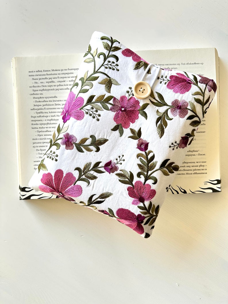 Embroidery Flower Book Sleeve, Embroidered Floral Book Cover, Fine Embroidery Book Pouch, Book Accessories, Book Bag, Book Lover Gift image 4