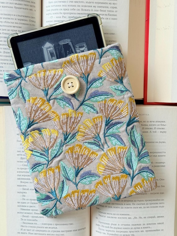 Vintage Embroidery Flowers Kindle Sleeve – Handmade Liberty Fabric Padded Protector