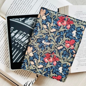 Floral Kindle Cover: Padded Fabric Kindle Sleeve