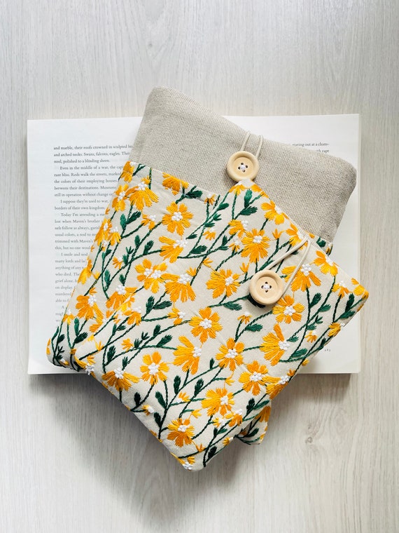 Set Of Book Sleeve And Kindle Sleeve, Embroidered Daisy Book Cover, Kindle Paperwhite Cover, Kindle Oasis, Padded Book Poich, Kindle Case