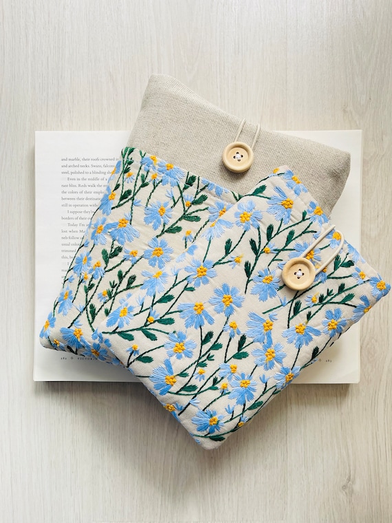 Set Of Book Sleeve And Kindle Sleeve, Embroidered Daisy Book Cover, Kindle Paperwhite Cover, Kindle Oasis, Padded Book Poich, Kindle Case
