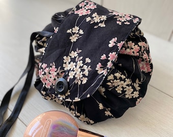 Plum Blossom Round Drawstring Bag, Make up bag, Make up organizer, Cosmetic bag, Cosmetic organizer, Toiletry bag, Travel make up bag