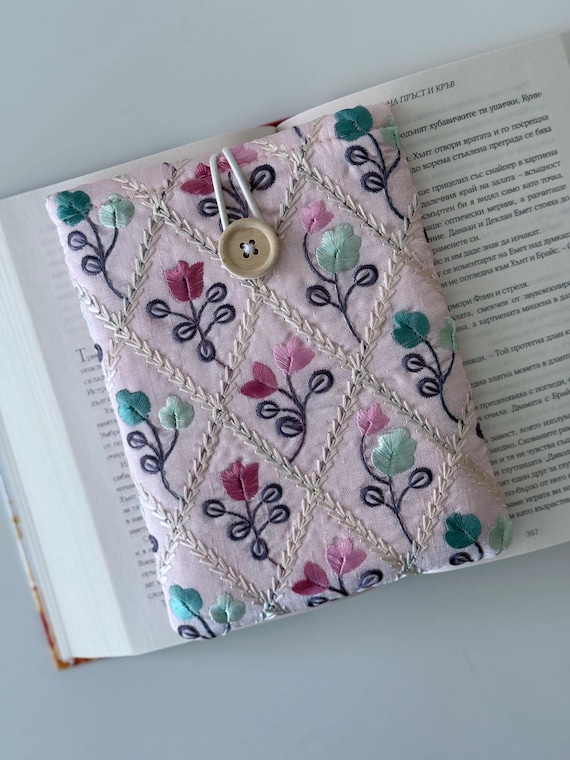Roses Embroidery Flower Kindle Sleeve, Kindle Cover, Padded Kindle Pouch, Book Accessories, Kindle Paperwhite Case, Ereader Cover