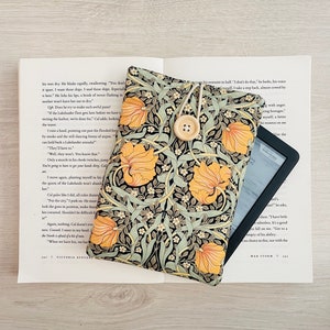Wild Flower Kindle Sleeve, Floral Kindle Cover, Padded Kindle Pouch, Kindle Paperwhite Case, Yellow Kindle Bag, Fabric Kindle Sleeve