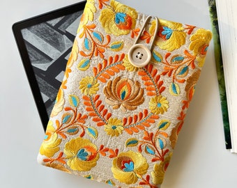 Embroidery Flowers Kindle Sleeve, Yellow Orange Floral Kindle Cover, Padded Jacquard Kindle Paperwhite Pouch, Book Accessories, Kindle Case