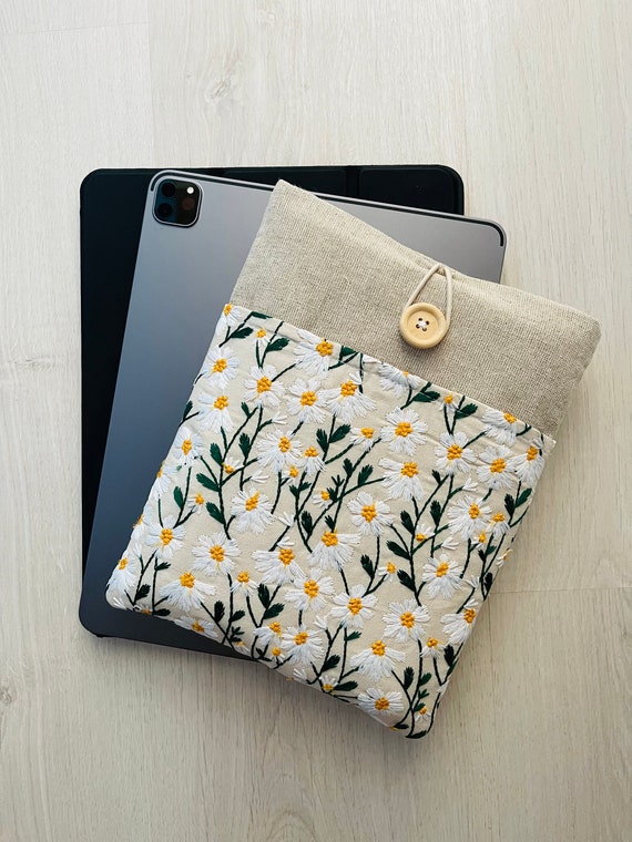 Embroidered Daisies IPad Sleeve, Daisy IPad Cover, Flower IPad Pouch, Floral IPad Case, Padded IPad Bag, Daisy Tablet Case, Tablet Protector