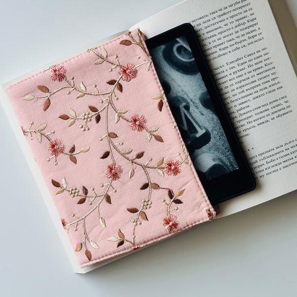 Pink Embroidery Flower Kindle Jacket, E-reader Sleeve, Padded Kindle Paperwhite Cover, Kindle 6.8” Pouch, Kindle 6” Sleeve, Book Accessories