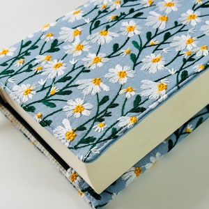 Embroidered Daisies Book Cover, Daisies Book Pouch, Custom Size Book Jacket, Adjustable Book Protector, Padded Book Cover, Book Lover Gift image 6