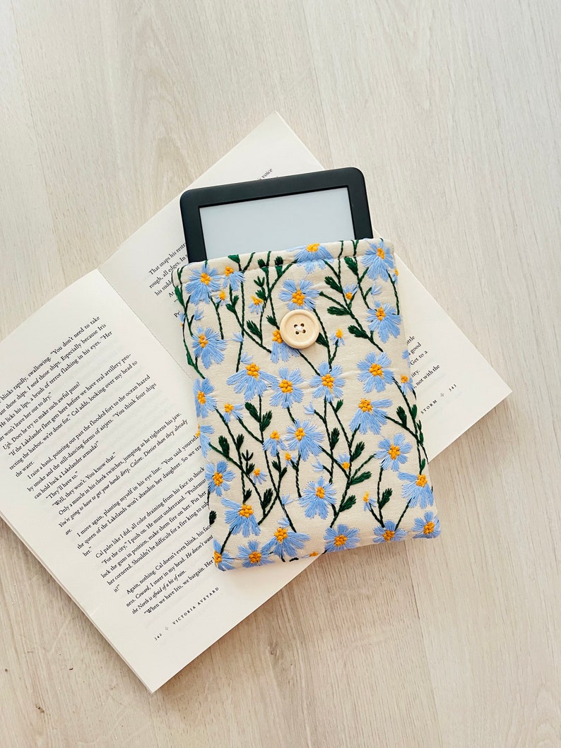 Embroidered Daisies Kindle Sleeve Padded Kindle Cover Kindle Etsy