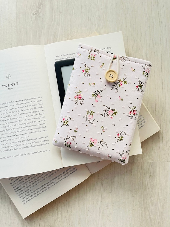 Flowers Kindle Sleeve, Pink Rose Kindle Pouch, Padded Kindle Cover, Roses Kindle Case, Floral Kindle Paperwhite Jacket, Kindle Oasis Sleeve