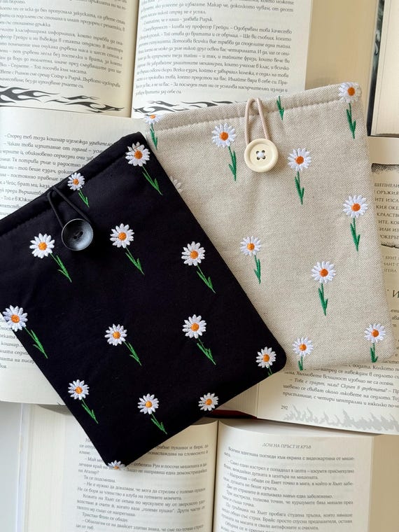 Embroidery Daisies Flower Kindle Sleeve, Padded Embroidered Daisy Kindle Protector, Unique Embroidery Flower Kindle Cover, Book Lover Gift