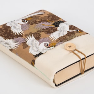 Protège-livre grue grue du Japon, couverture de livre grue du Japon, pochette pour livre en tissu du Japon, protège-livre rembourré, porte-monnaie en or du Japon, cartable grue beige