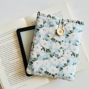 Embossed Flowers Kindle Sleeve, Floral Kindle Paperwhite Pouch, E-reader Protector, Padded Kindle Cover, Book Lover Gift Kindle Oasis Sleeve