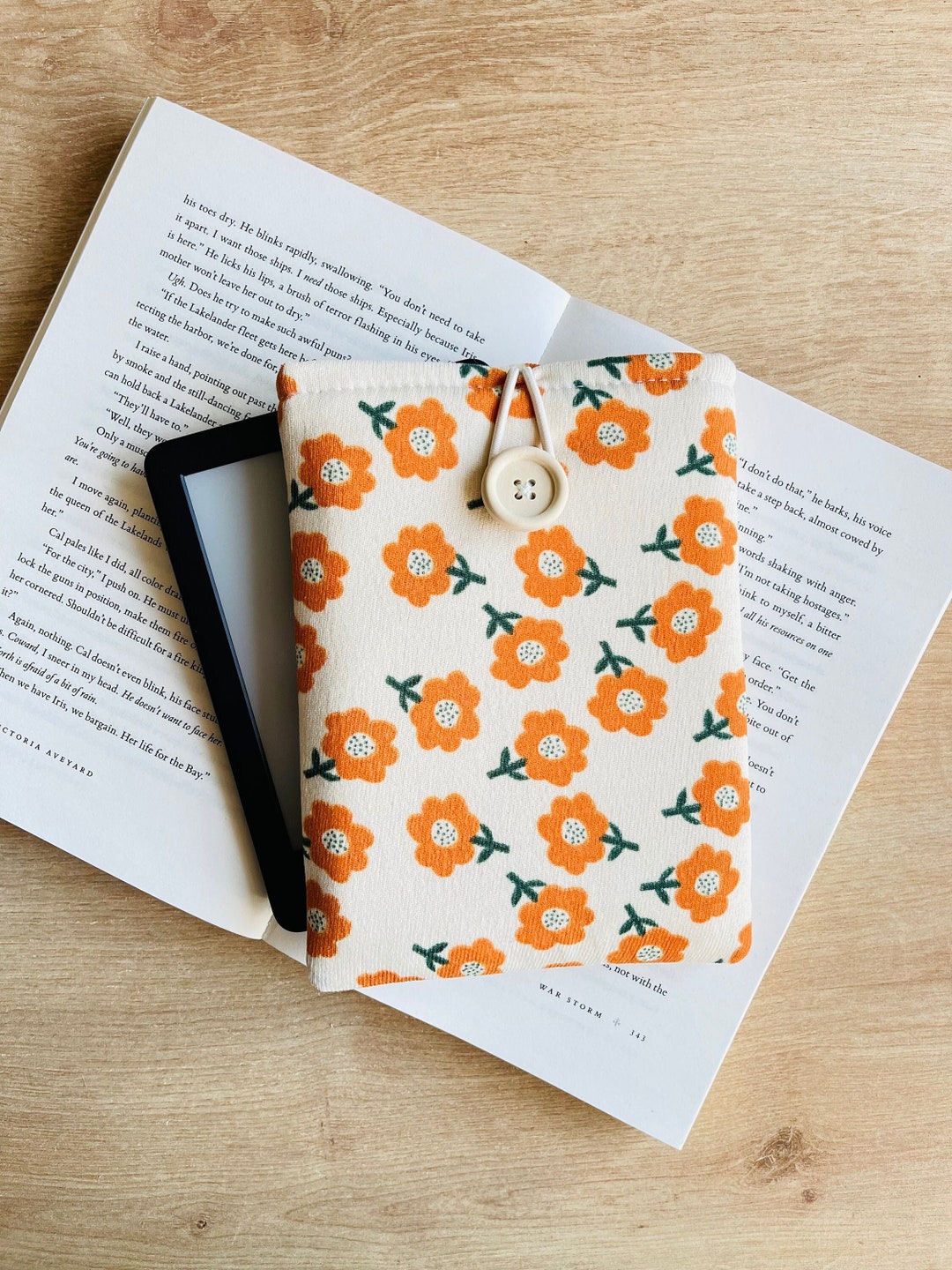 Flower Kindle Sleeve, Floral Padded Kindle Cover, Fabric Kindle Pouch