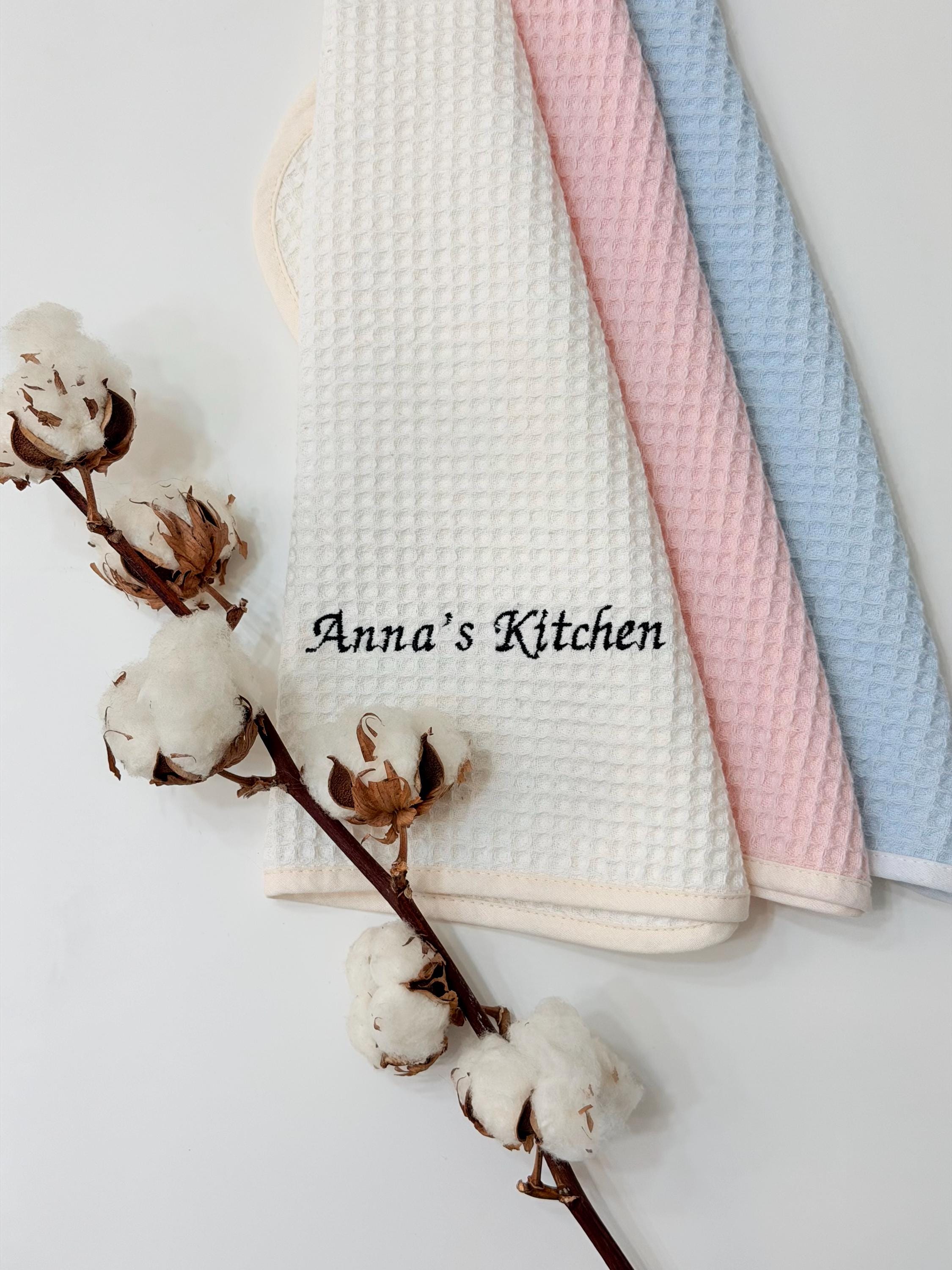 名前やイニシャルを刻印できるオリジナルキッチンタオル｜カスタム刺繍