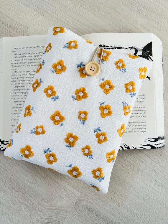Embroidery Flowers Book Sleeve, Floral Book Protector, Padded Book Pouch, Embroidered Book Jacket, Book Lover Gift, Bookworm Gift, Book Bag