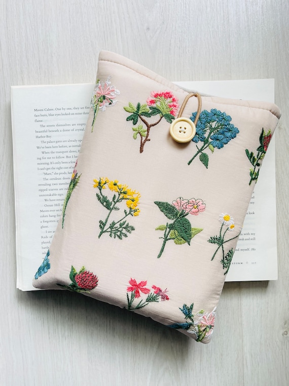 Embroidery Flowers Book Sleeve, Floral Book Protector, Padded Book Pouch, Embroidered Book Jacket, Book Lover Gift, Bookworm Gift, Book Bag
