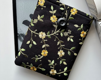 Embroidery Yellow Floral Kindle Sleeve, Padded Kindle Paperwhite Cover, Kindle 6.8” Case, Kindle 6” Pouch, Book Accessories, Bookish Gift