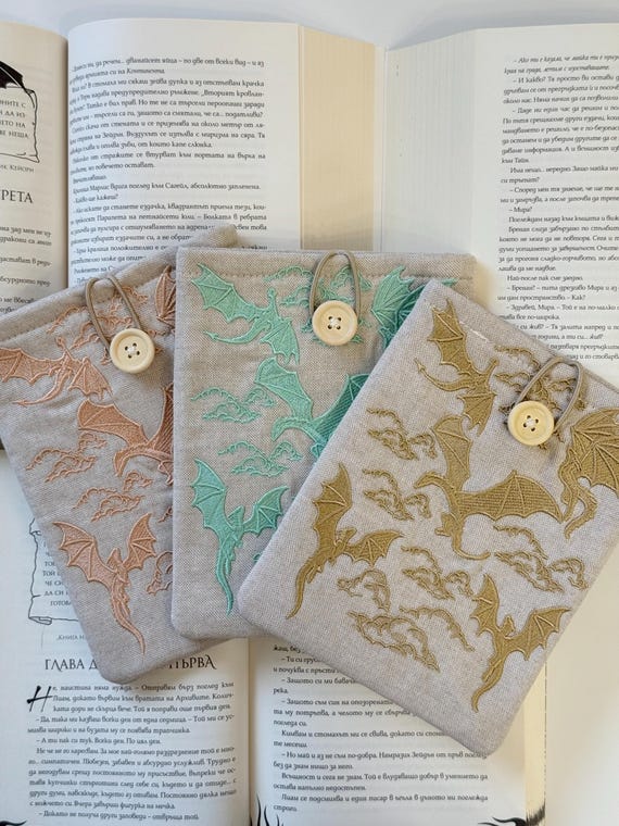 Kindle Sleeve with Embroidery Dragons – Padded E-Reader Cover – Handmade Fabric Book Protector – Gift for Fantasy Book Lovers