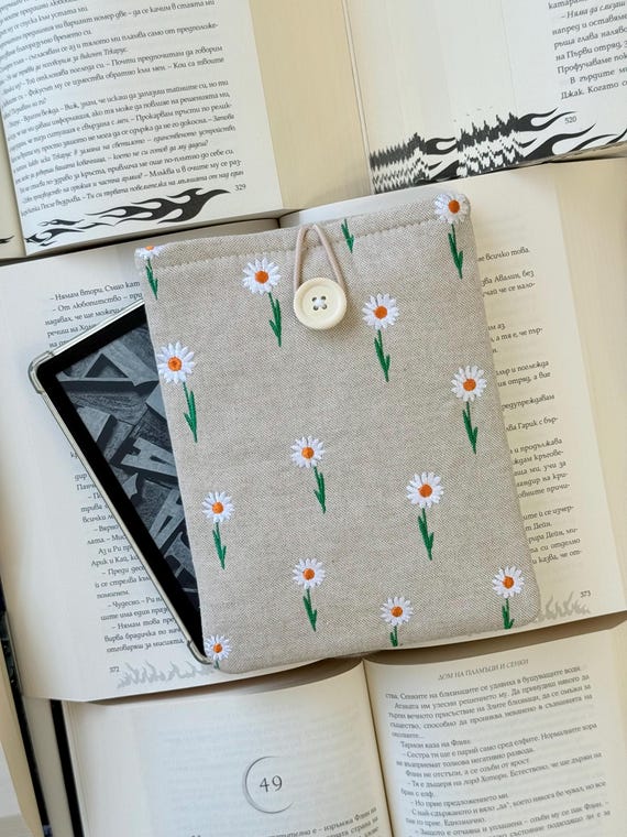 Embroidery Daisies Flower Kindle Sleeve, Padded Embroidered Daisy Kindle Protector, E-Reader Floral Kindle Case, Flower Design Kindle Cover