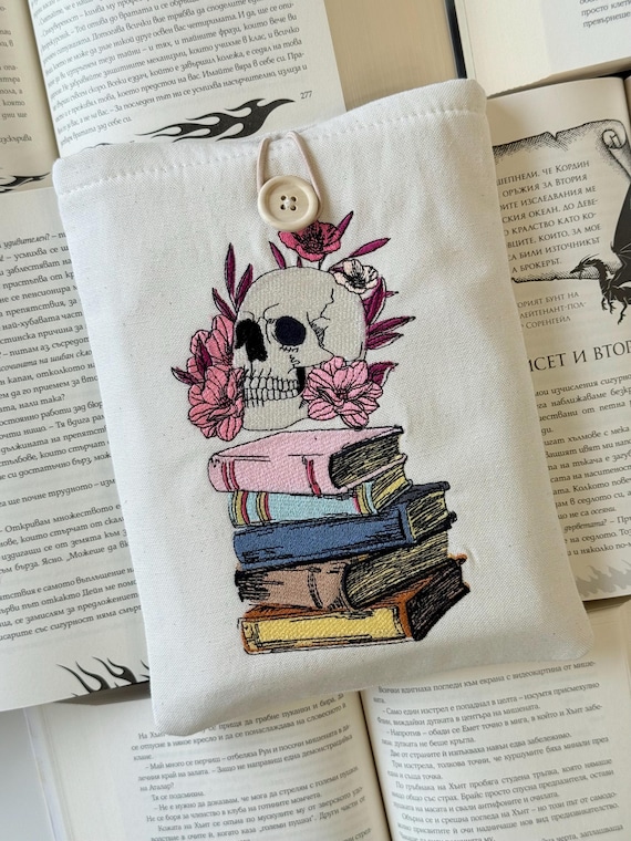 Embroidery Sugar Skull Book Sleeve, Padded Book Lover Skull Cover, Skull Embroidery Pattern Book Jacket, Travel Book Accessories, Book Pouch